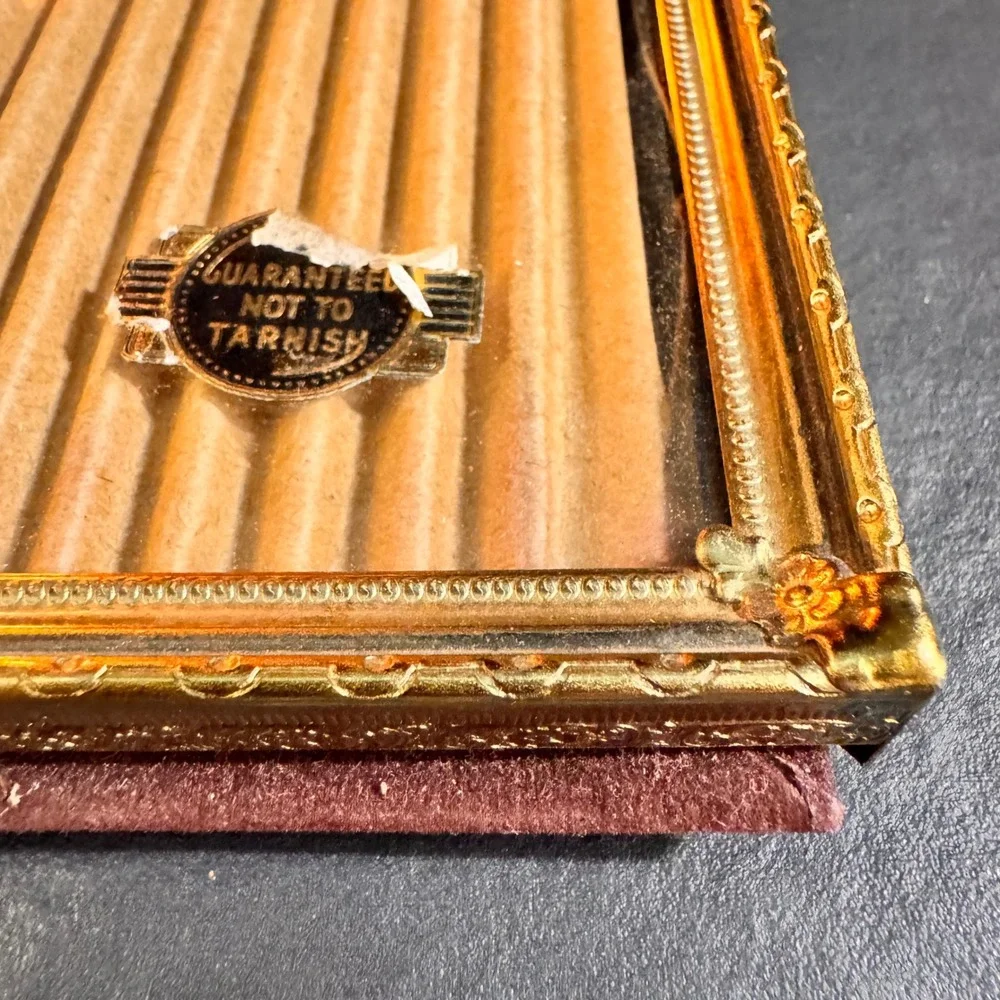 Vintage Gold Tone‎ 8x10 Picture Frame Ornate Decorative Tabletop Display